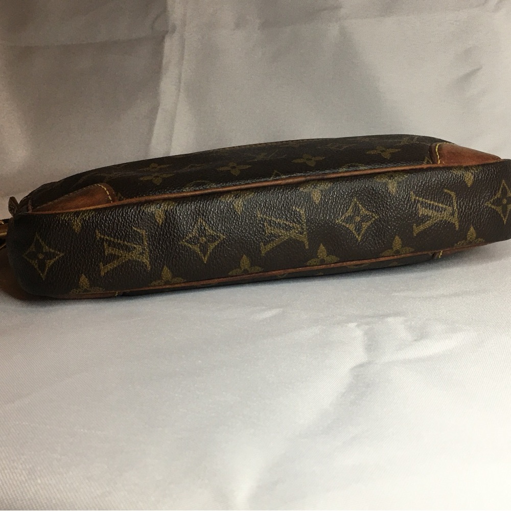 Authentic Louis Vuitton Monogram Marley Draggonne clutch handbag GM - Picture 5 of 16